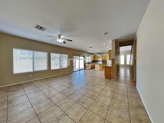 Building Photo - 5202 W Sunland Ave
