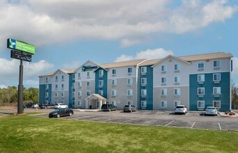 Building Photo - Furnished Studio-Gulfport