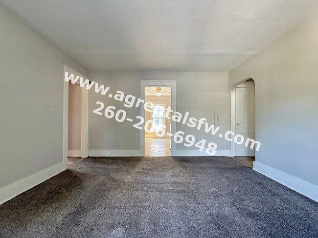 Foto del edificio - 1002 Columbia Ave