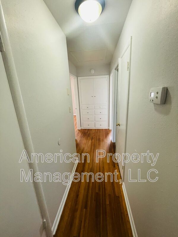 Foto del edificio - 1110 N Hickory Ave