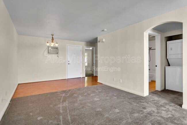 Foto del edificio - 5252 Orange Ave
