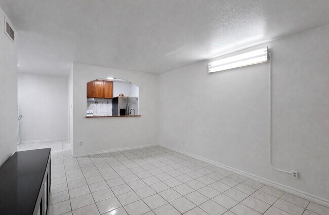 Foto del edificio - 8200 Broadway St