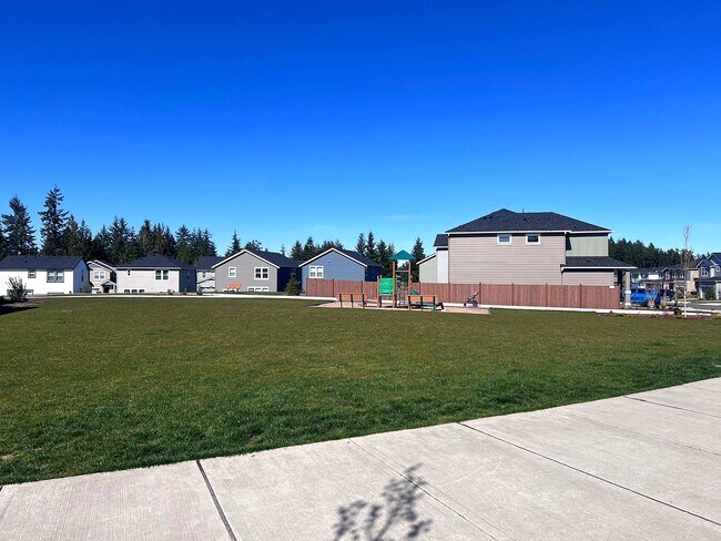 Building Photo - 1388 SW Pendleton Way