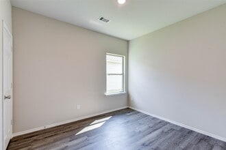 Building Photo - 407 E Avenue G