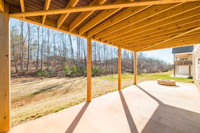 Building Photo - 102 Beech Tree Ln