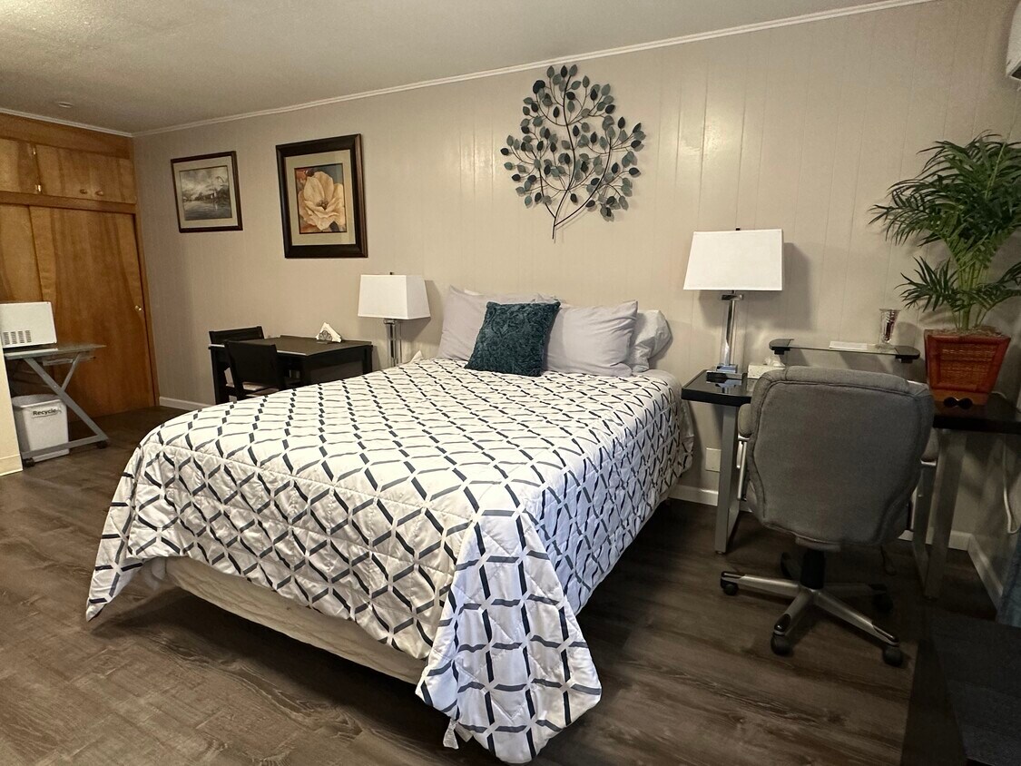 Foto principal - 3354 NW Crest Dr