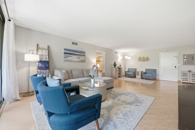 Foto del edificio - 3200 S Ocean Blvd