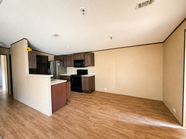 Photo - 144 Pr 7758 House