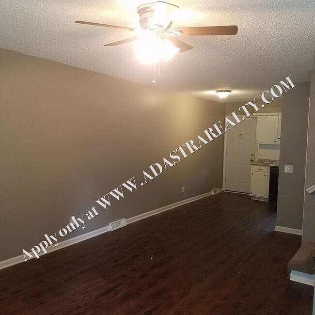 Foto del edificio - Gorgeous 3 Bedroom Duplex in Olathe-Availa...
