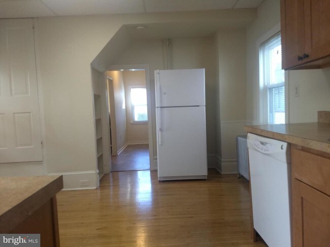 Building Photo - 33 W Main St