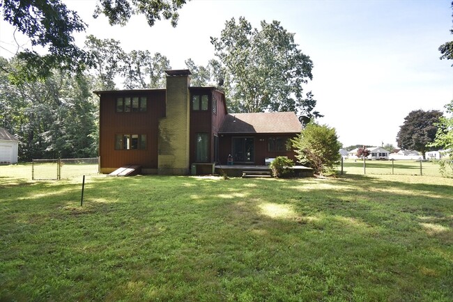 Building Photo - 71 Depalma St