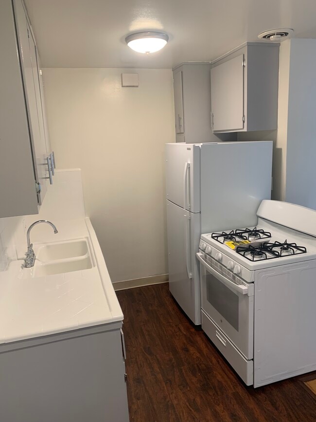 Building Photo - 4425 W 159th St