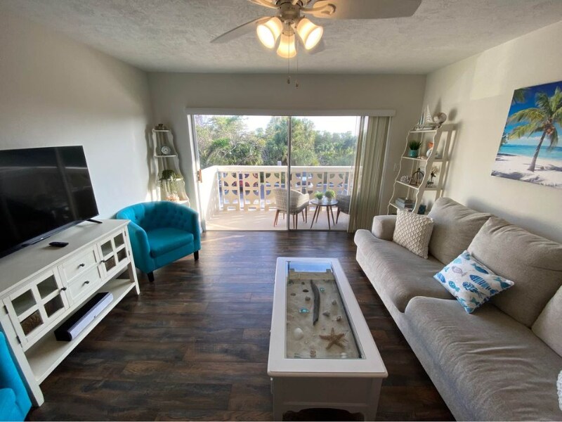 Foto principal - 223 Columbia Dr