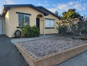 Building Photo - 135 Avenida Del Gato