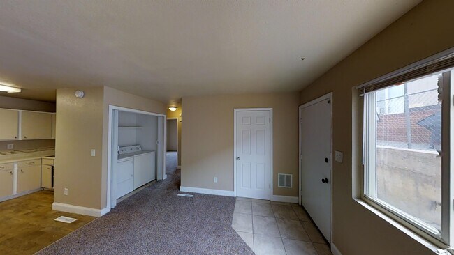 Building Photo - 4332 Ericson Dr