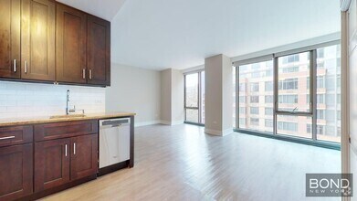 Building Photo - 237 E 34th St