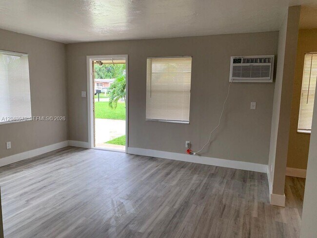 Foto del edificio - 6317 SW 18th St