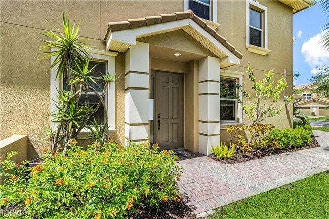 Building Photo - 3240 Cottonwood Bend