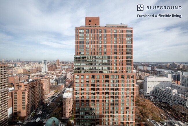 Foto del edificio - 215 E 95th St