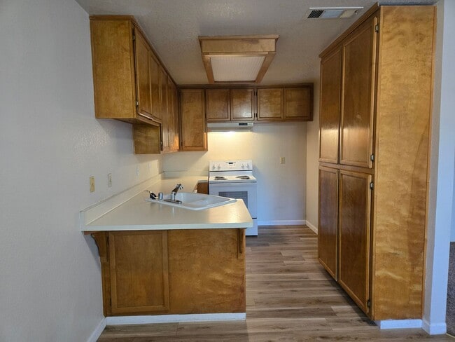 Foto del edificio - 1923 Glen Ridge Dr