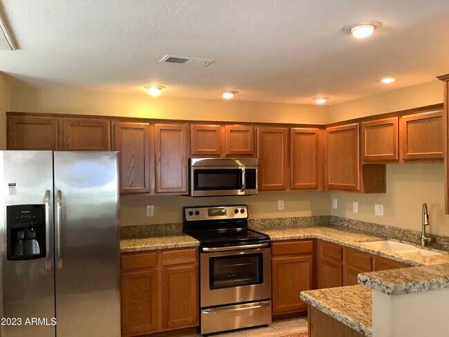 Foto del edificio - 16801 N 94th St