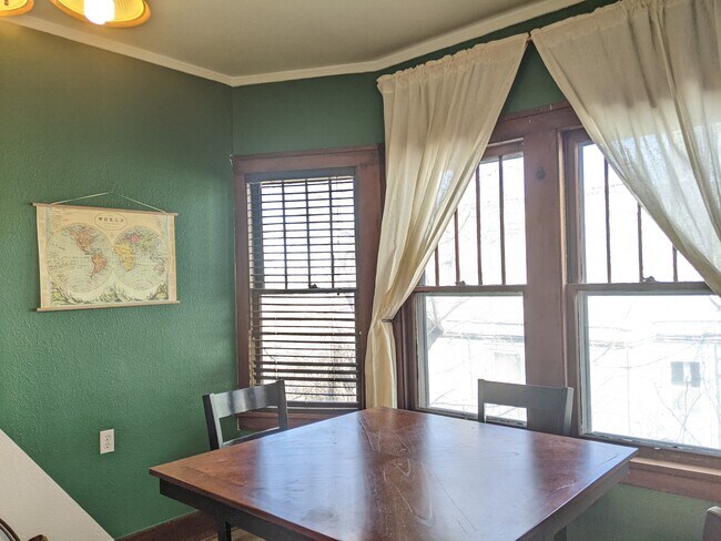 Comedor - 712 South St