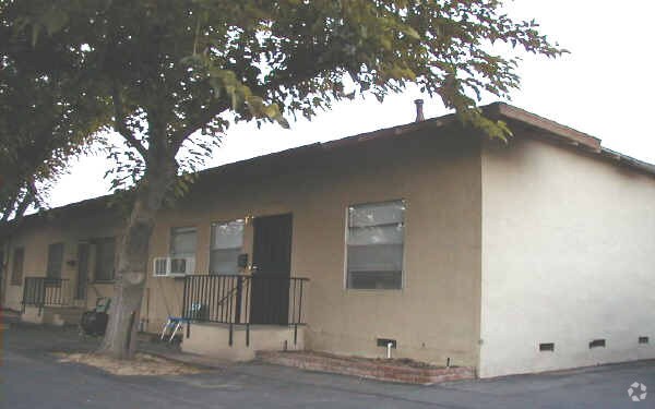 Primary Photo - 216-226 W Beverly Pl