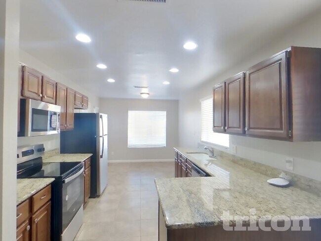 Foto del edificio - 10044 W Highland Ave