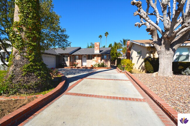 Building Photo - 20731 Keswick St