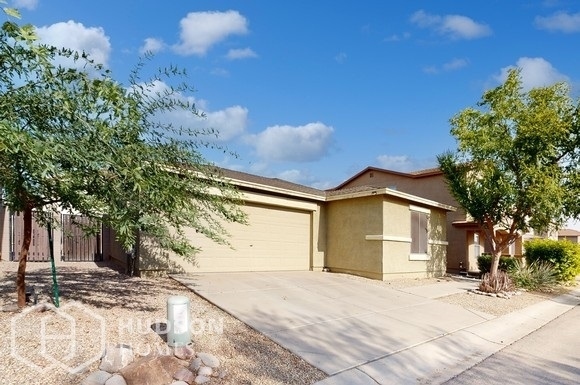Building Photo - NOW AVAILABLE! - 40562 N High Meadows Dr, ...