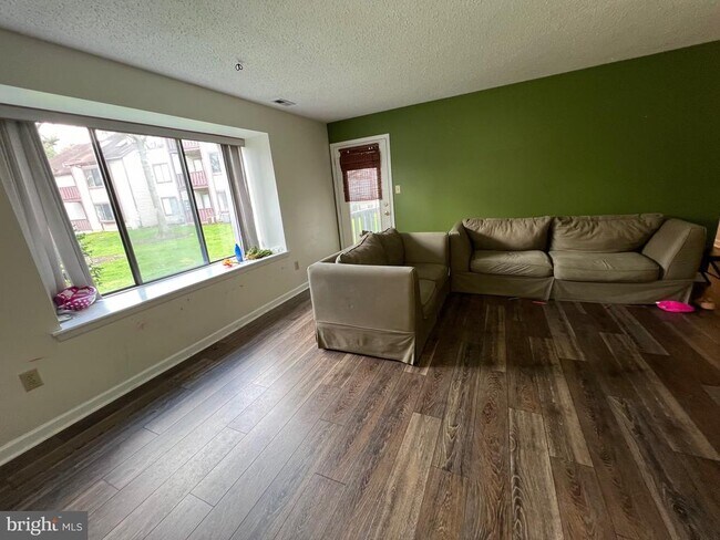 Foto del edificio - 4701A Dunbarton Rd
