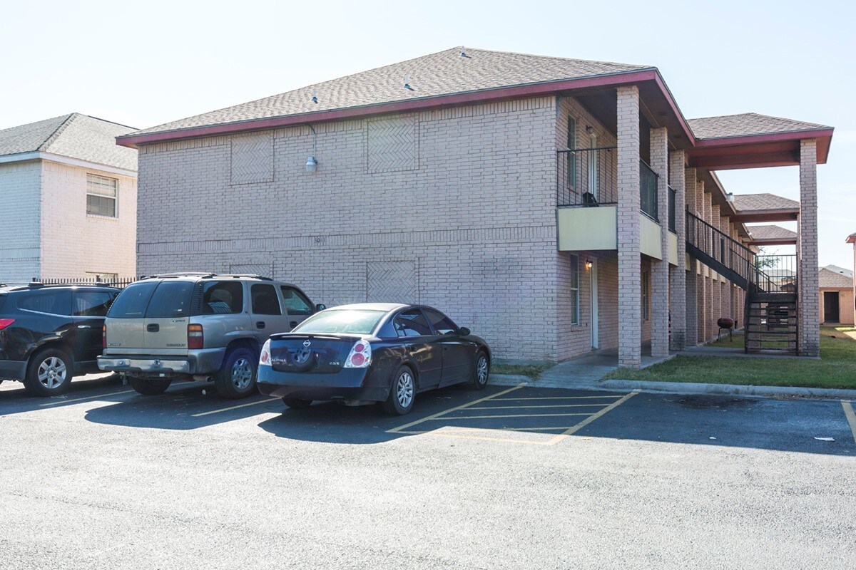 Primary Photo - 3011 W Daffodil Ave