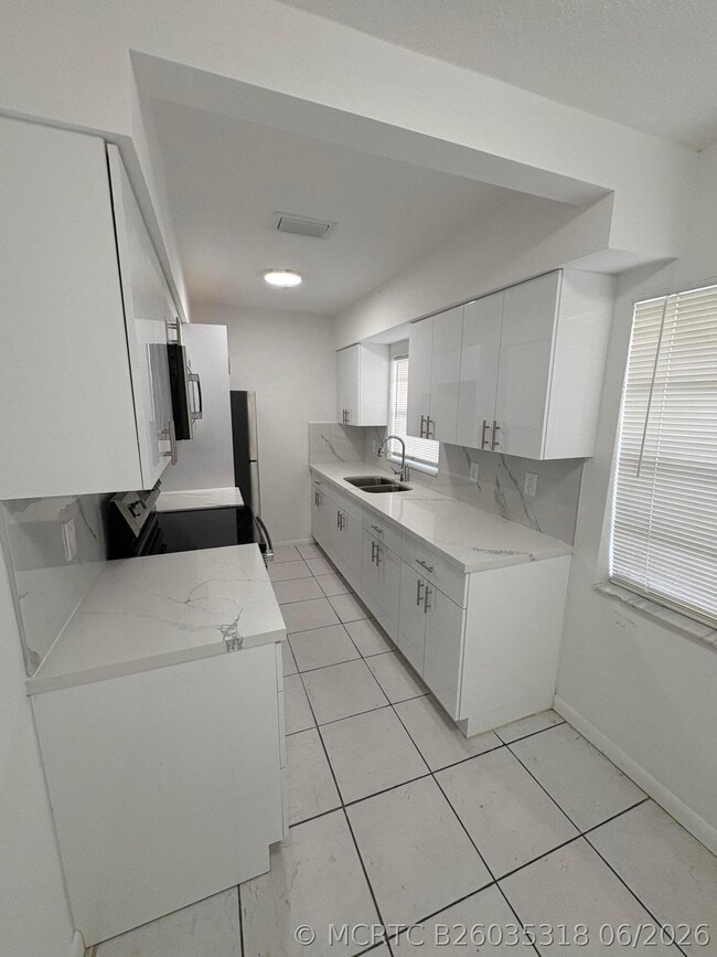Building Photo - 4031 NW 30th Terrace