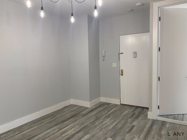 Building Photo - 2377 Belmont Ave