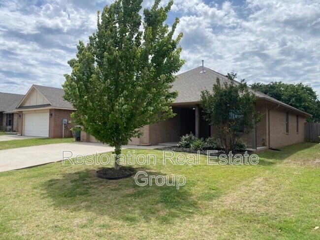 Foto del edificio - 2432 Fallview Dr