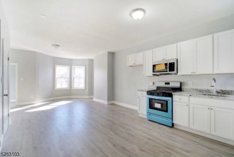 Primary Photo - 76 Highland Ave