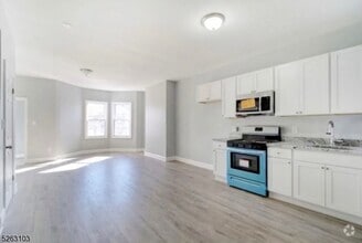 Building Photo - 76 Highland Ave
