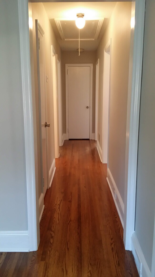 Foto del edificio - 1709 Merry Oaks Rd