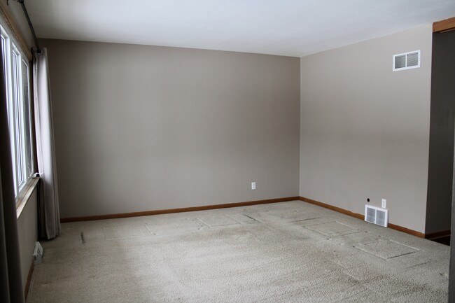 Living Room - N48W18961 Pleasant View Dr