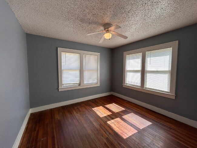 Foto del edificio - 3 bedroom 2 bathrooms