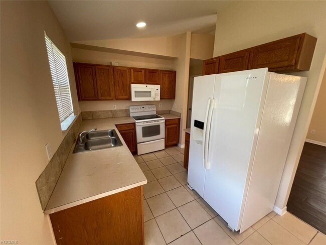 Foto del edificio - 3308 42nd St SW