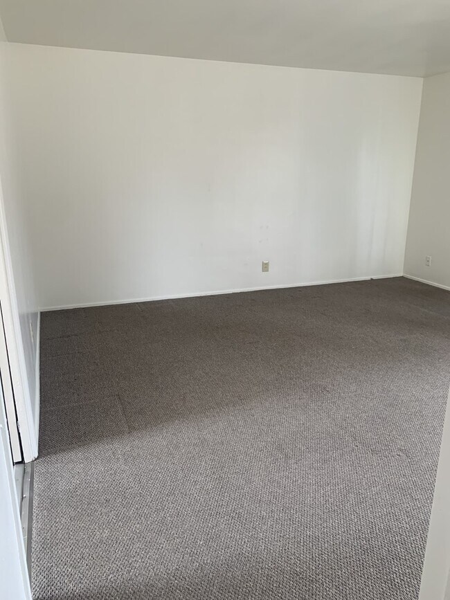 Foto del edificio - 115 N D St