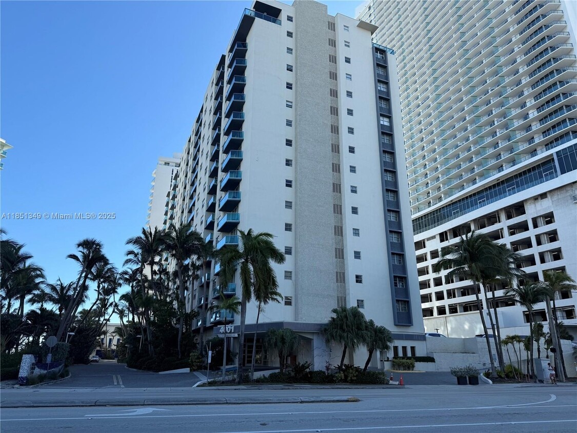 Foto principal - 4001 S Ocean Dr
