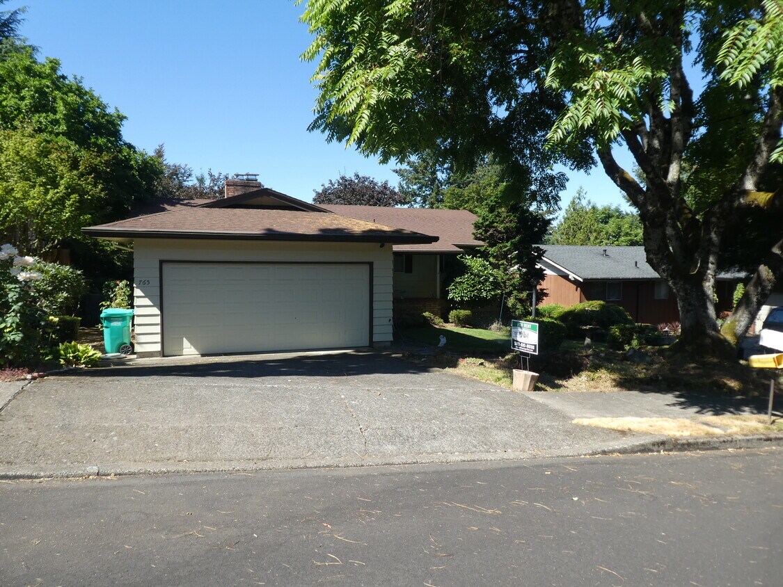 765 NW Mawrcrest Dr, Gresham, OR 97030 House Rental in Gresham, OR
