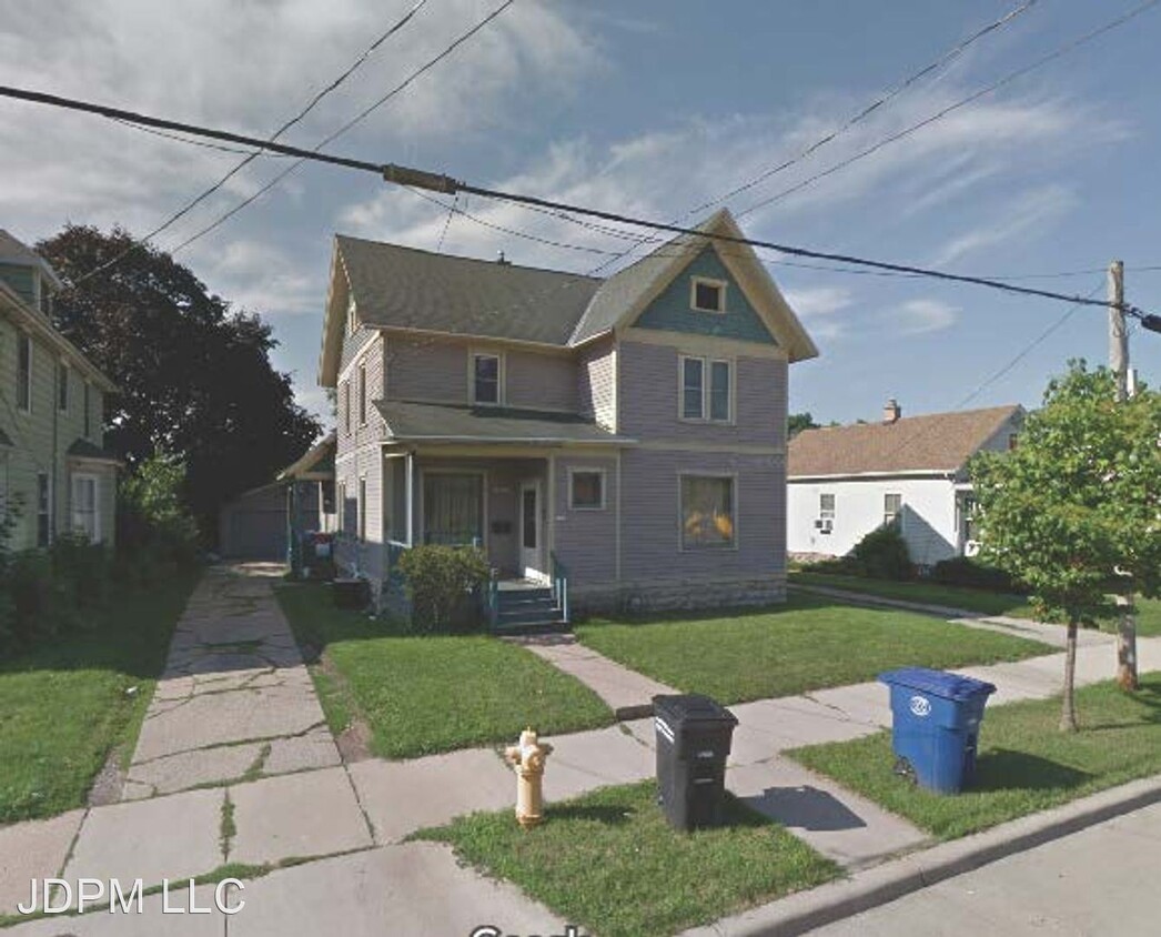 Primary Photo - 5 br, 1 bath House - 233 W 11th Avenue