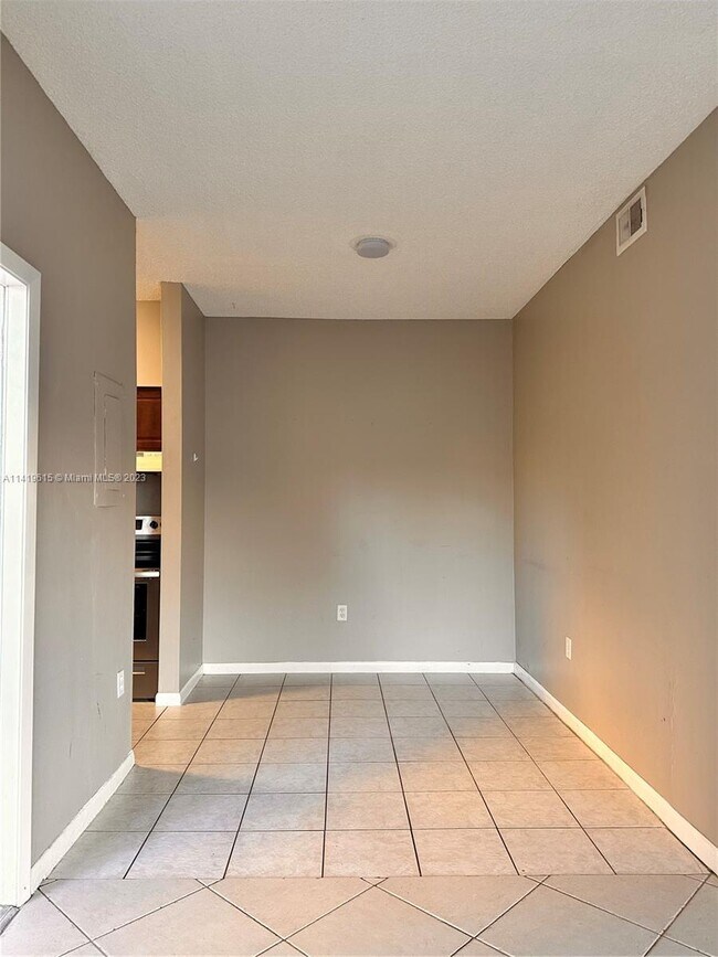Foto del edificio - 1851 NW 96th Ter