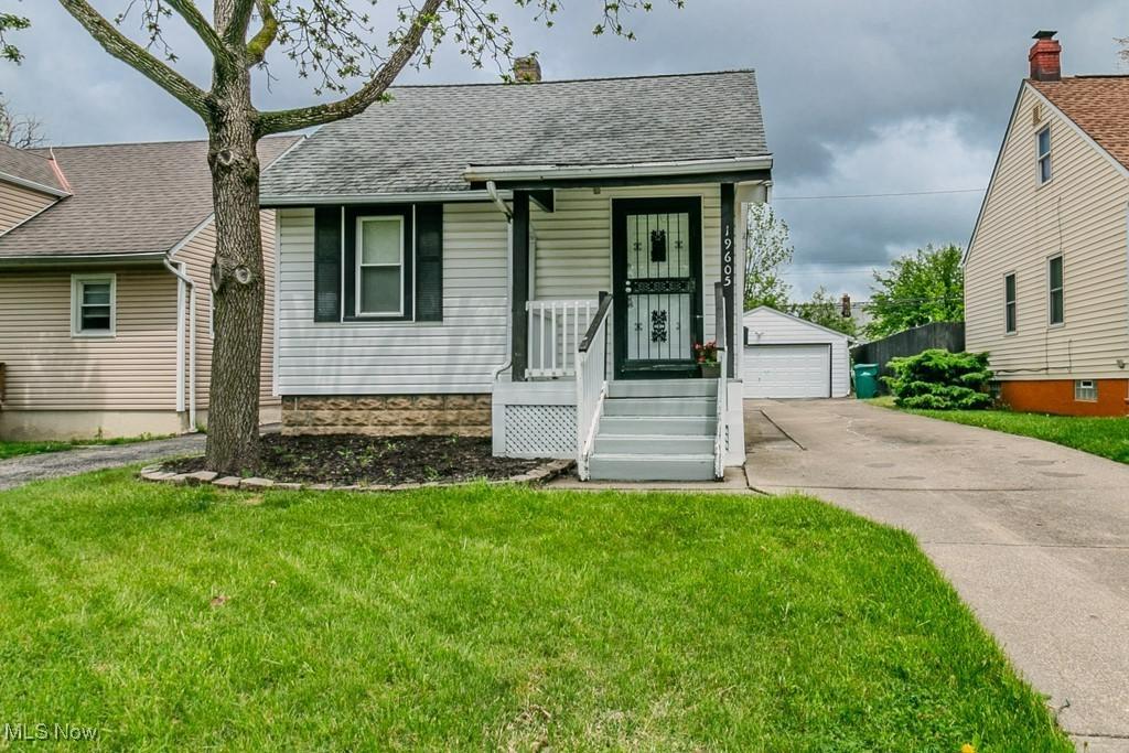 Foto principal - 19605 Fairway Ave