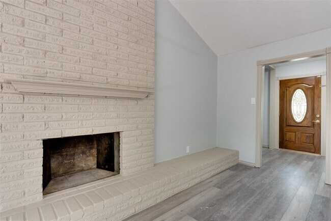 Building Photo - 12806 Nyack Dr