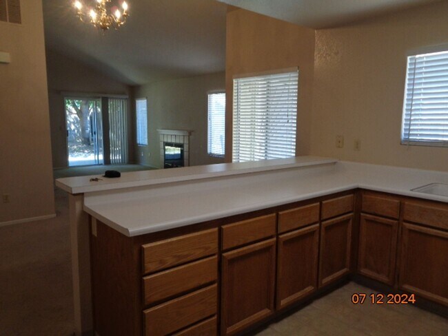 Building Photo - 625 Colemanite