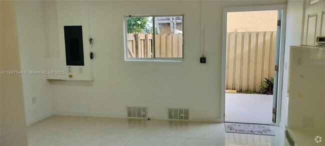 Building Photo - 14552 SW 158th Ct